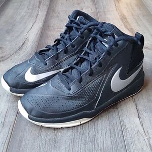 Nike Hustle D7 Black Sneakers